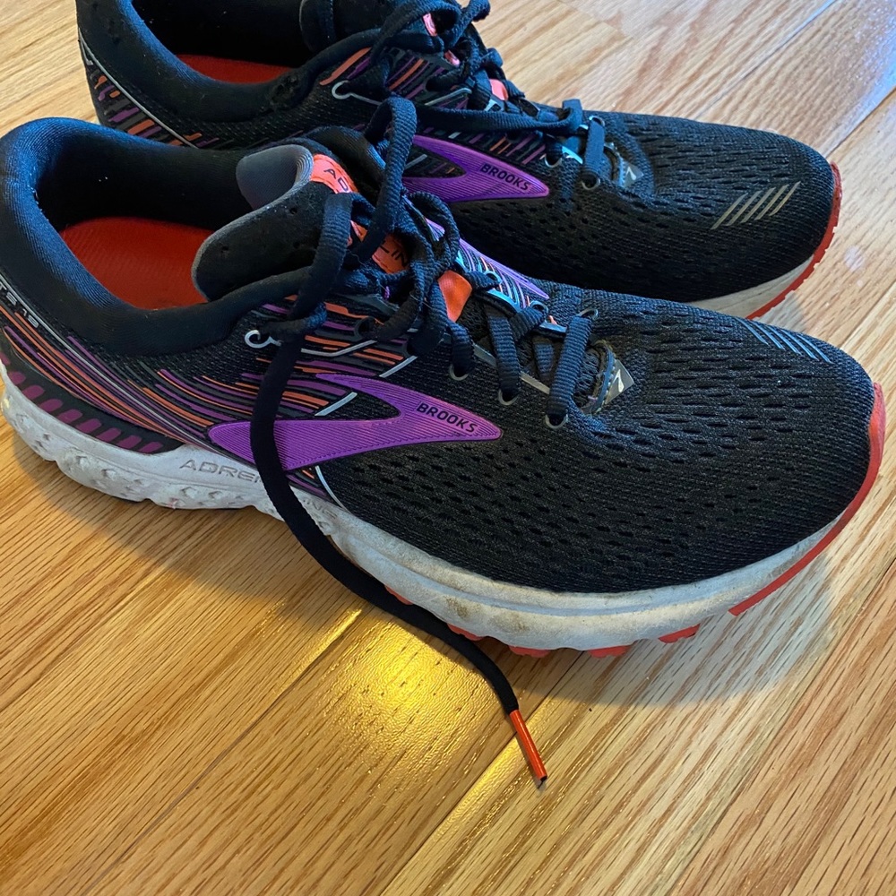 Brooks Adrenaline 19 women’s running shoes